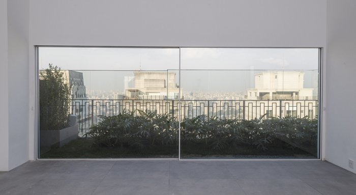 baies vitrées hyline, Menuiseries minimalistes HYLINE : l&rsquo;invisible est en lumière !