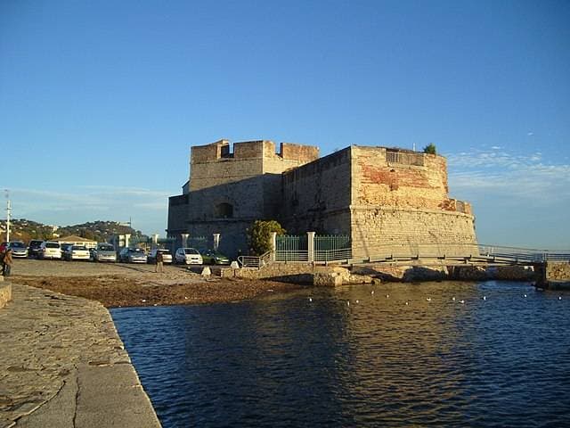 Hyline à Toulon, Hyline à Toulon