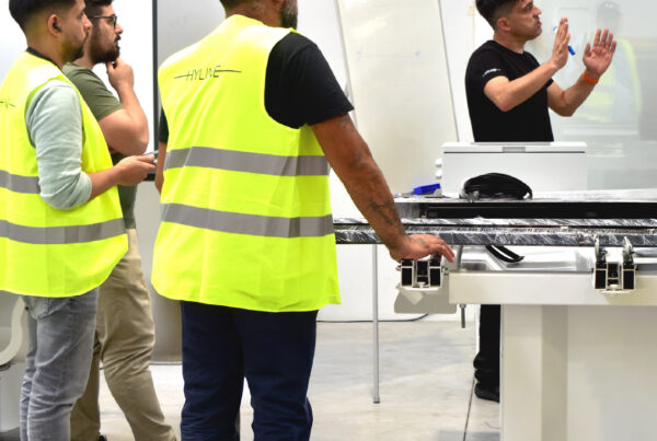 , L&rsquo;installation des baies minimalistes, une affaire de spécialistes !