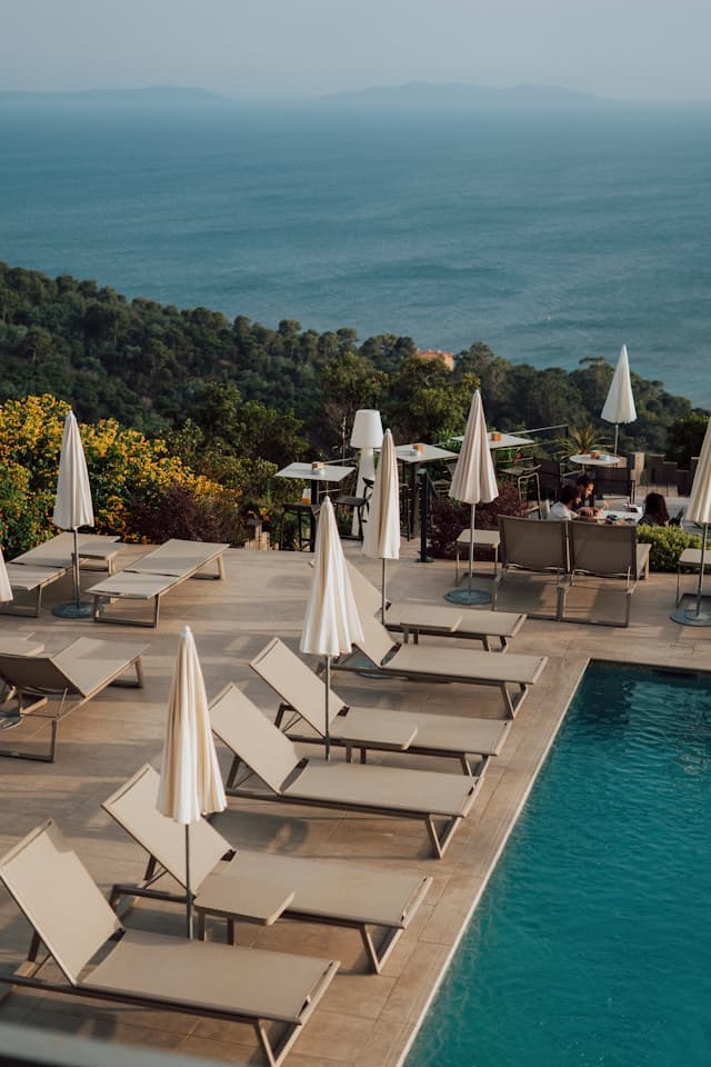 , Architecture et menuiserie minimaliste en PACA – Provence Alpes C&ocirc;tes d&rsquo;Azur