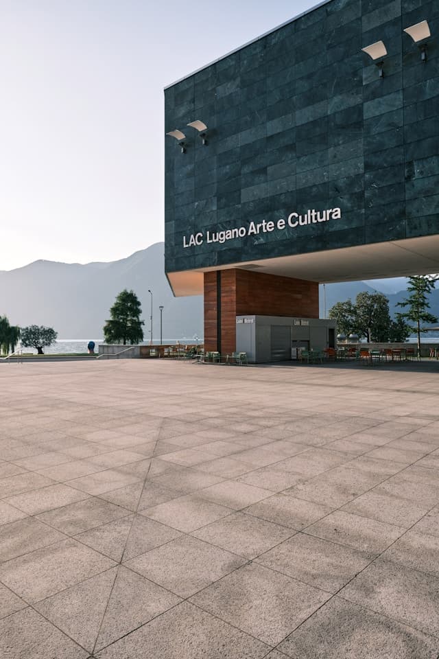 Hyline &agrave; Lugano, Hyline &agrave; Lugano