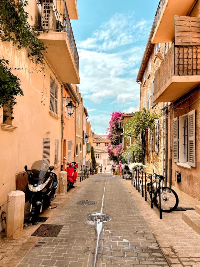 Hyline &agrave; Saint Tropez, Hyline &agrave; Saint Tropez